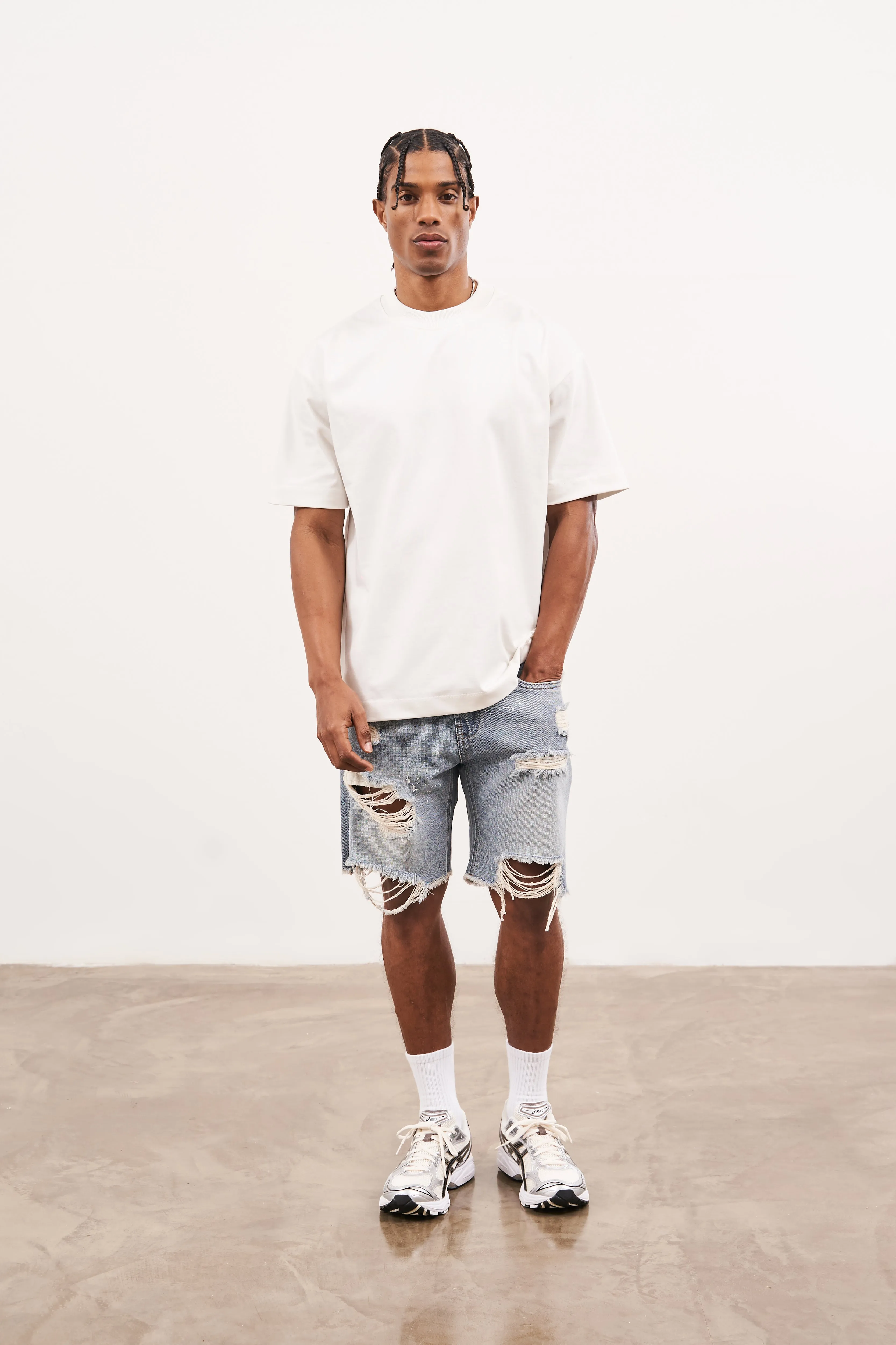 DISTRESSED RAW HEM DENIM SHORTS - WASHED BLUE