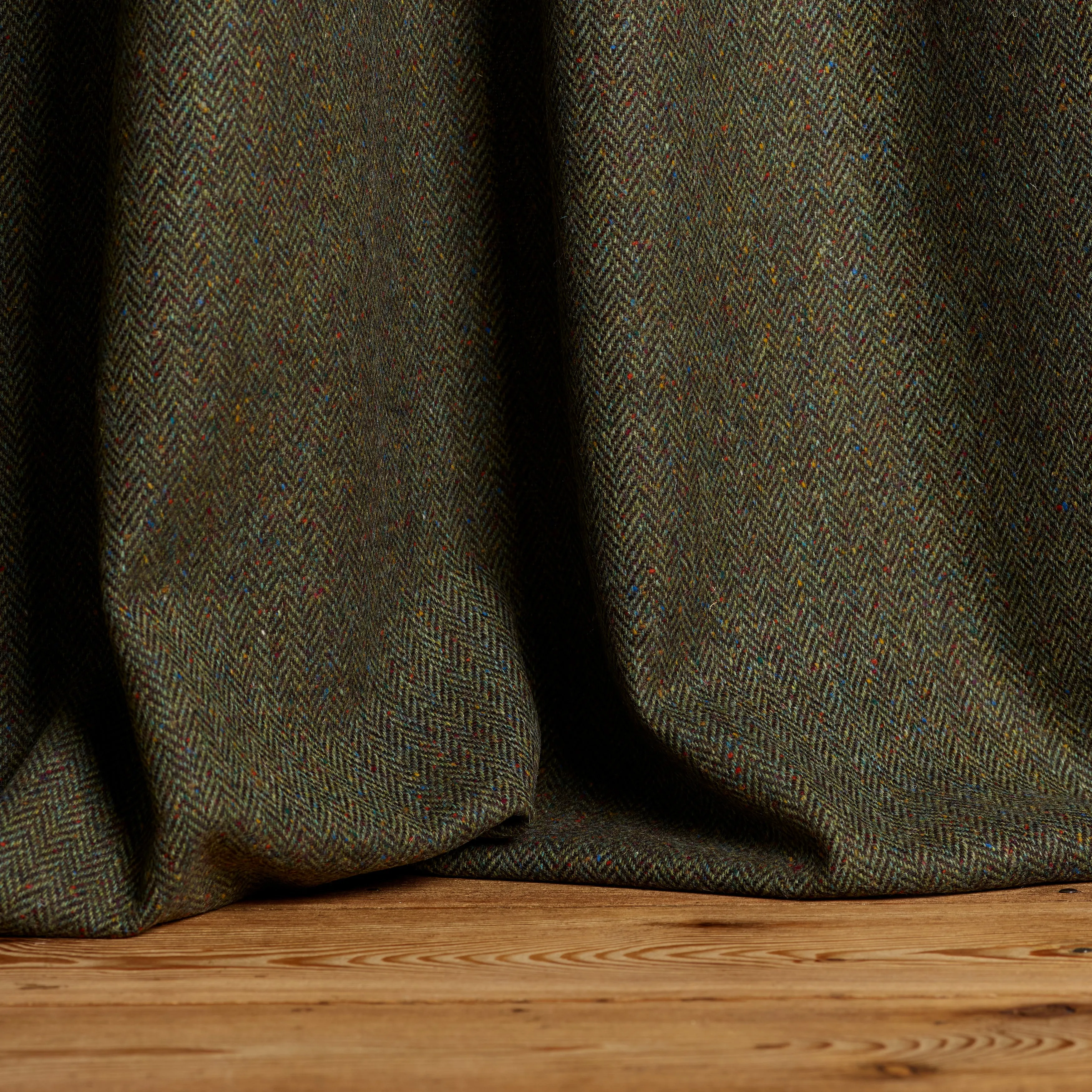 Eske Donegal Herringbone in Moss