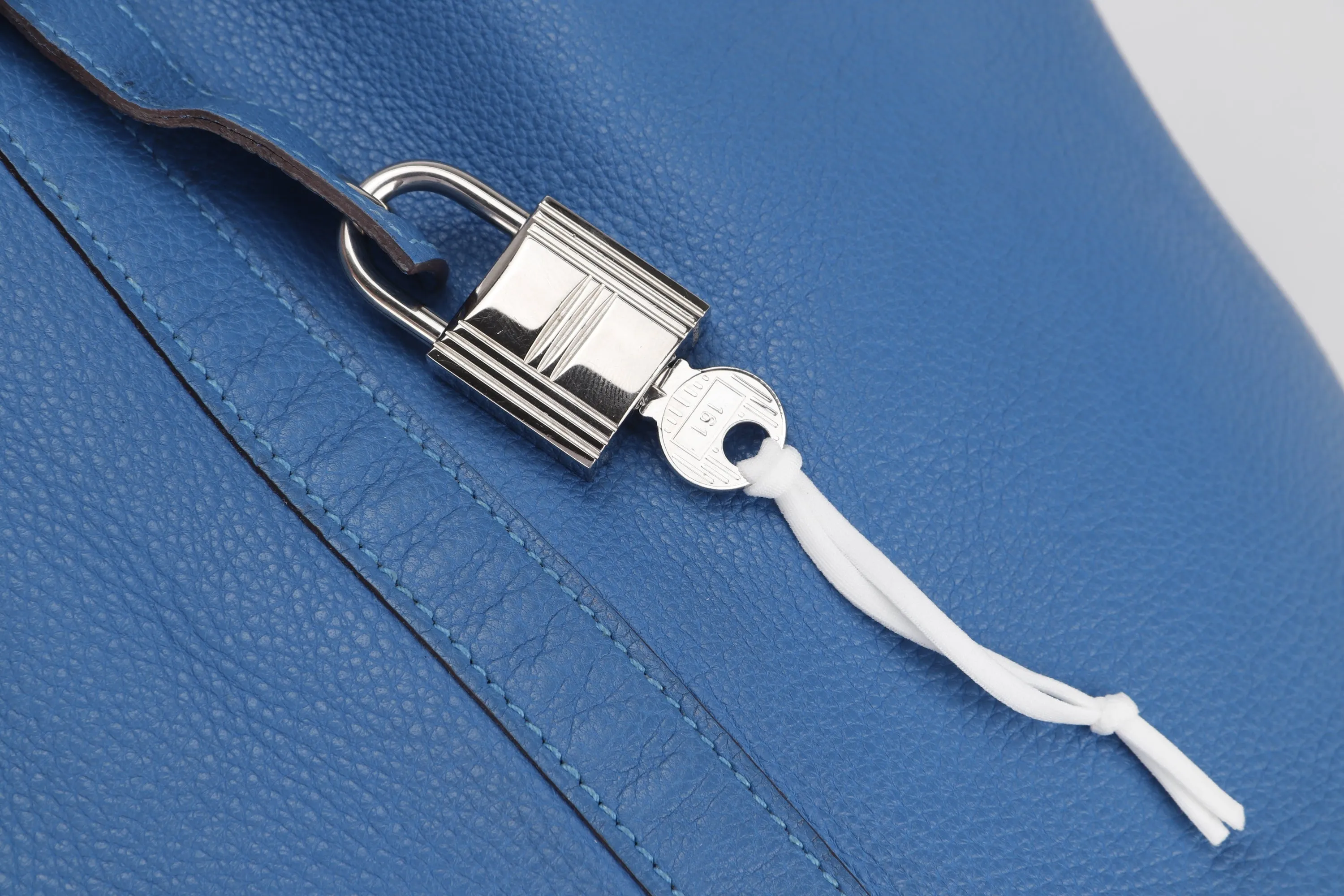 HERMES PICOTIN 26 LOCK GM [STAMP O (2011)] BLUE IZMIR TOGO LEATHER PALLADIUM HARDWARE, WITH LOCK, KEY & DUST COVER