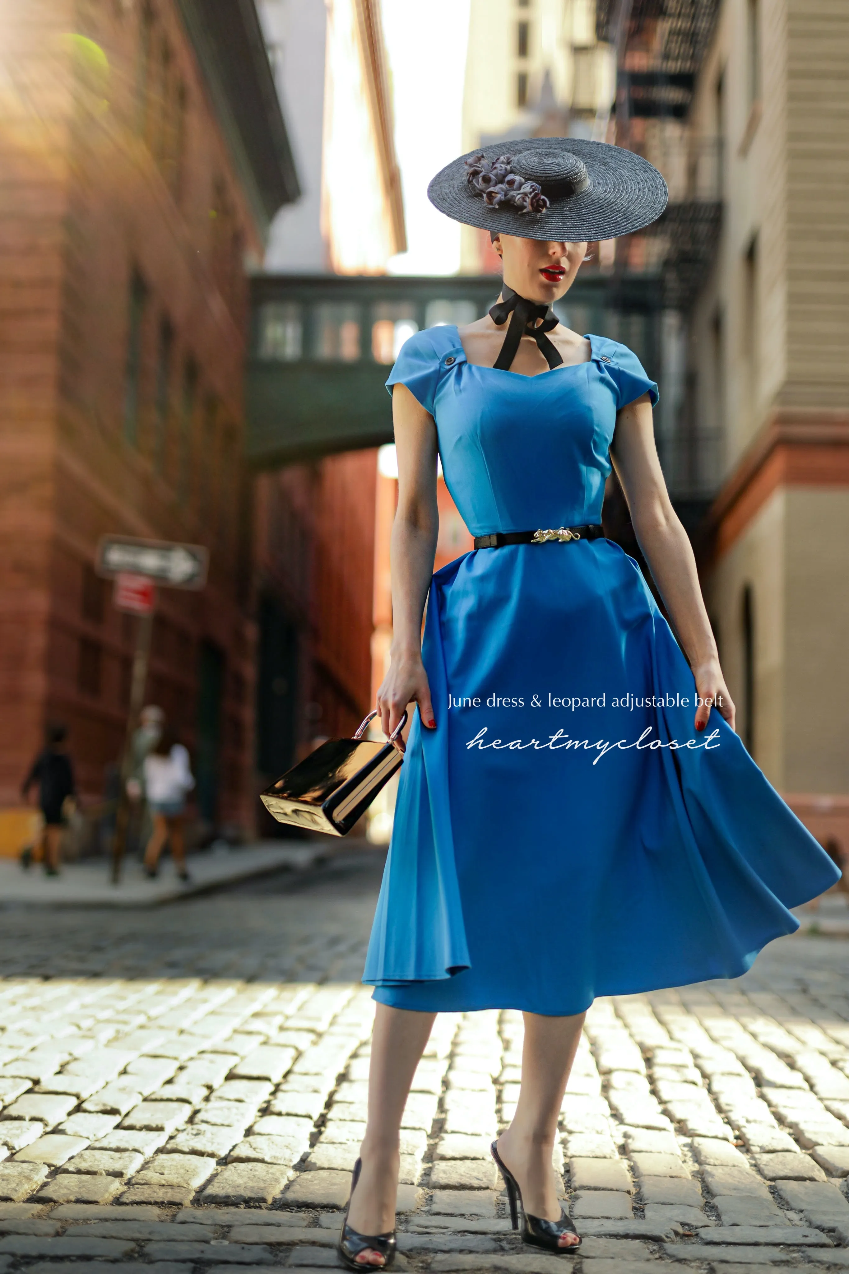 JUNE swing dress with sweetheart neckline