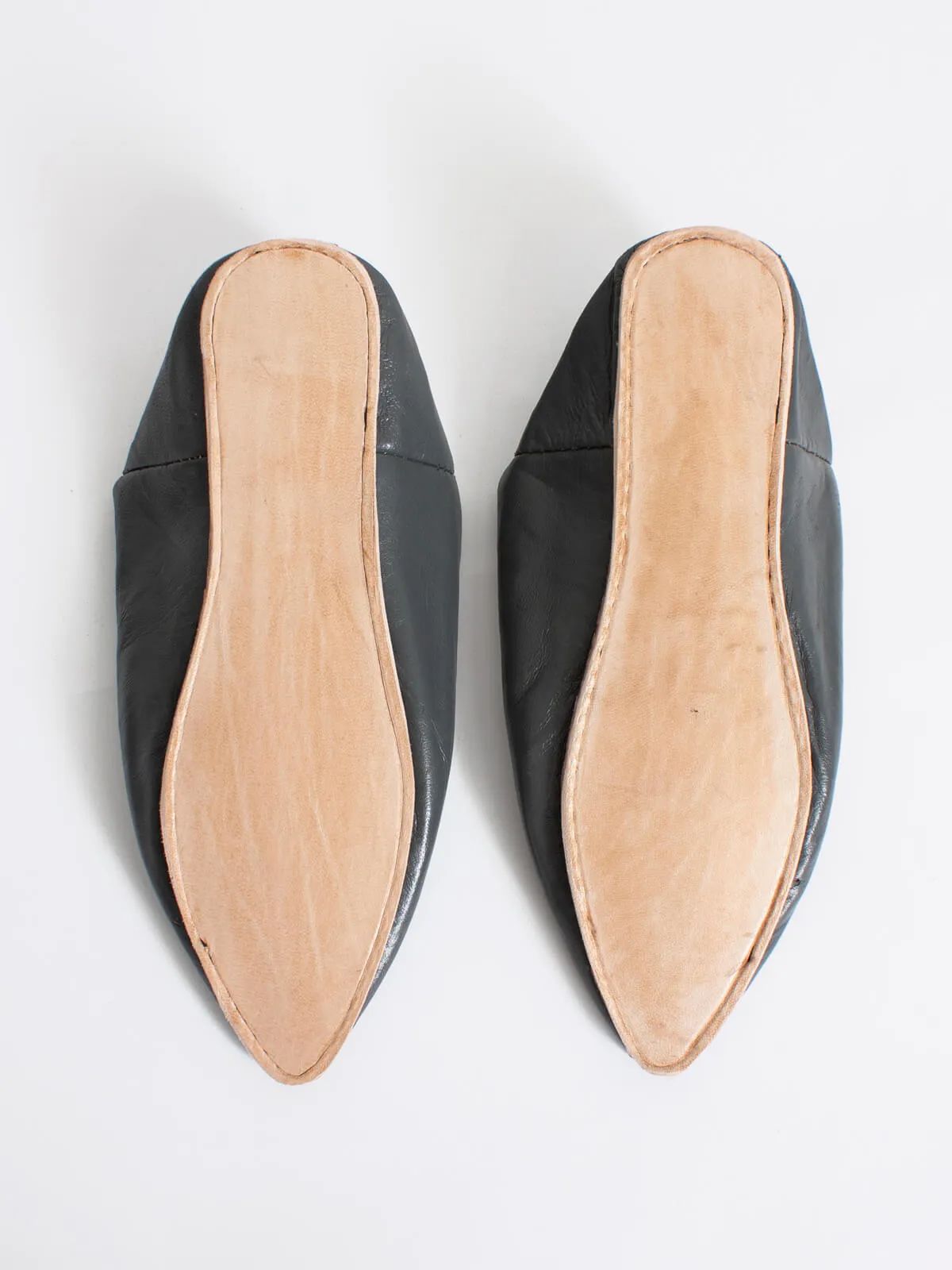 Moroccan Classic Pointed Babouche Slippers, Charcoal