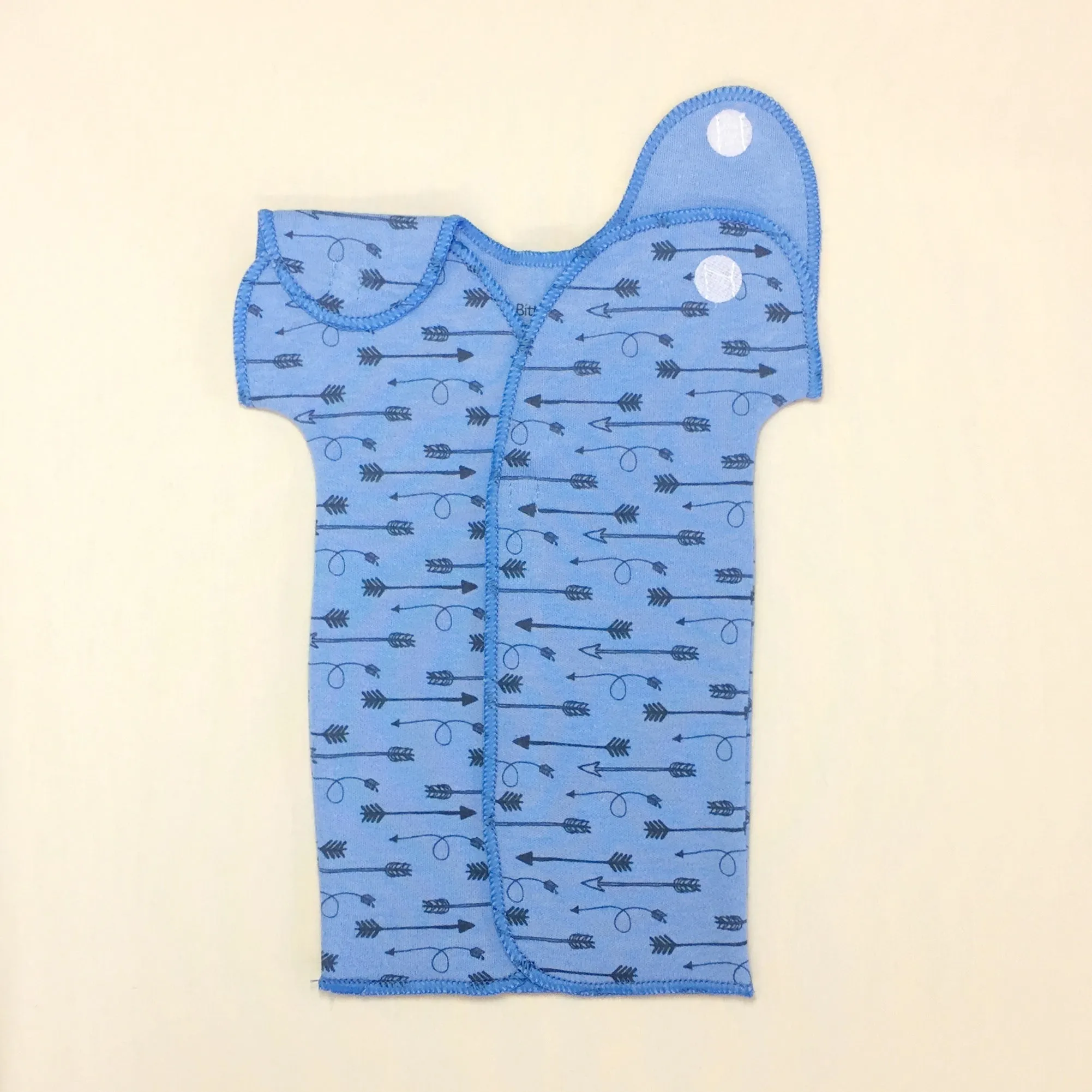 NICU Friendly Gown Deep Blue Arrows