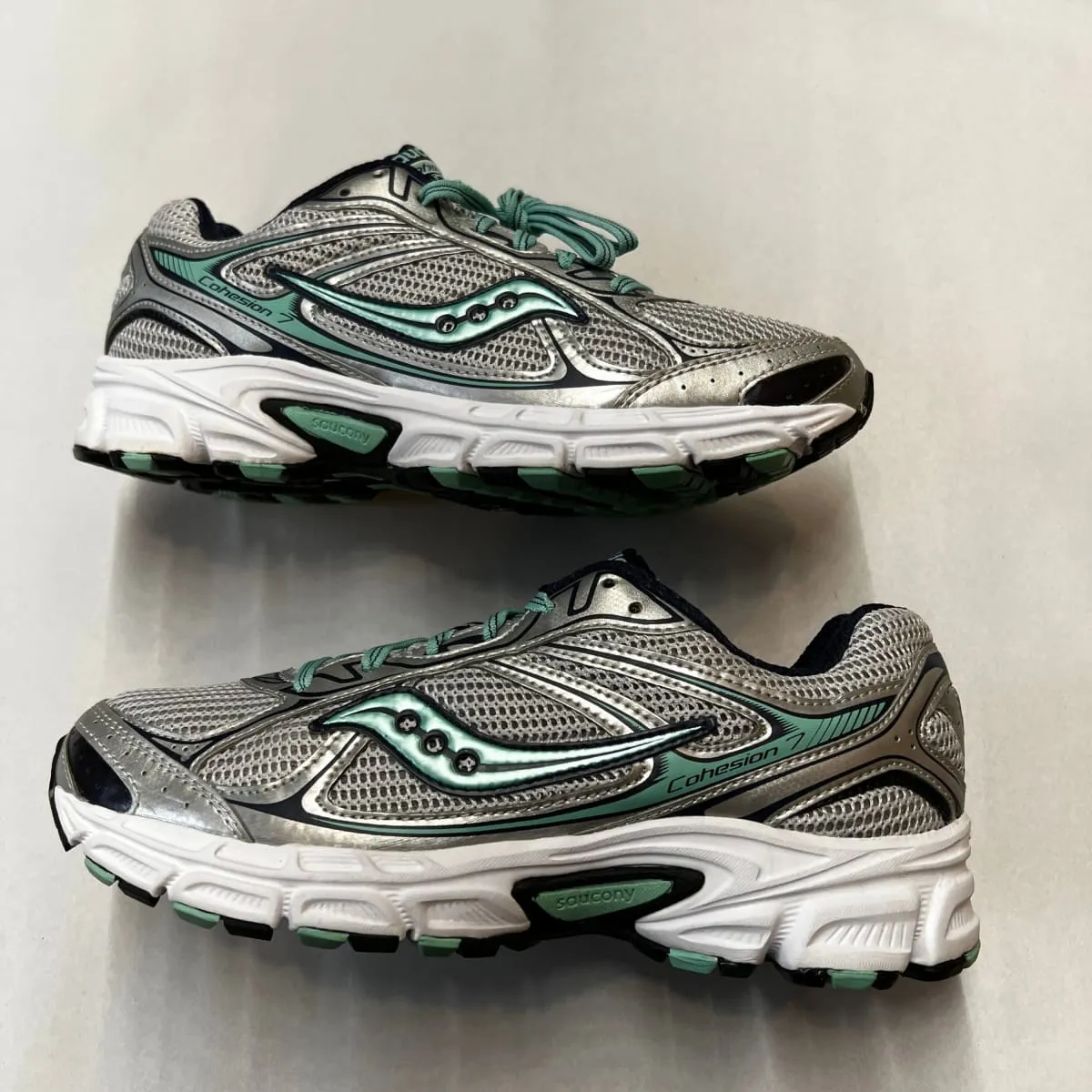 SAUCONY Women's Grid Cohesion 7 -Silver/Navy/Green- Running Shoe Size 7.5M Preowned