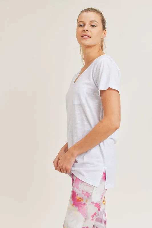 V-NECK ATHLEISURE TEE